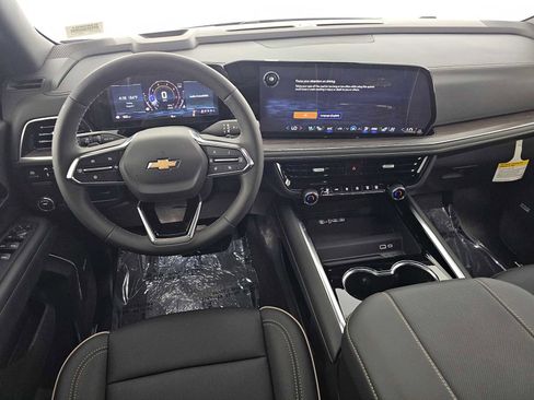 New 2025 Chevrolet Suburban Premier image 21