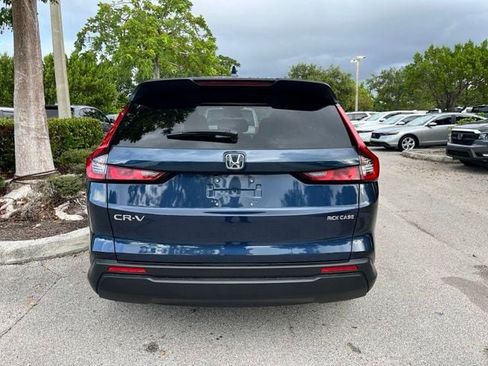 Used 2025 Honda CR-V EX image 5