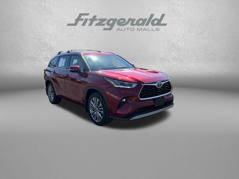 Used 2021 Toyota Highlander Platinum AWD/4WD image 1