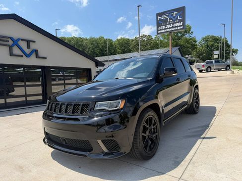 Used 2018 Jeep Grand Cherokee Trackhawk AWD/4WD image 5
