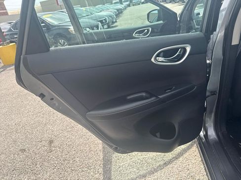 Used 2016 Nissan Sentra SV FWD image 14