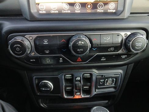 Certified 2023 Jeep Gladiator Overland image 42