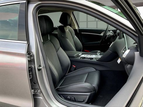 New 2026 Genesis G70 2.5T Prestige image 10