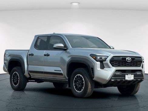 Used 2024 Toyota Tacoma TRD Off-Road AWD/4WD image 5