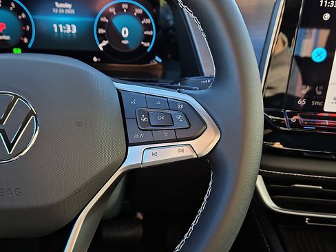 New 2026 Volkswagen Atlas Cross Sport SE image 20