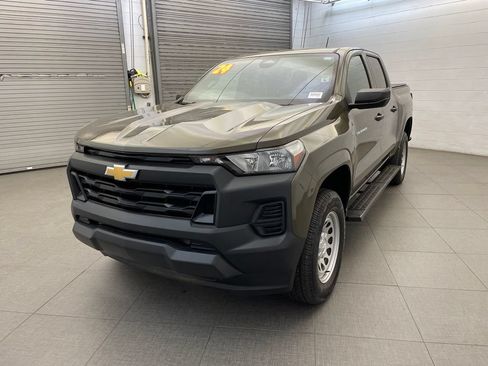 Used 2024 Chevrolet Colorado W/T RWD image 13
