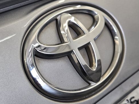 Used 2019 Toyota RAV4 XLE Premium w/ Cold Weather Package FWD image 12