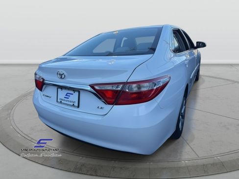 Used 2017 Toyota Camry LE image 9