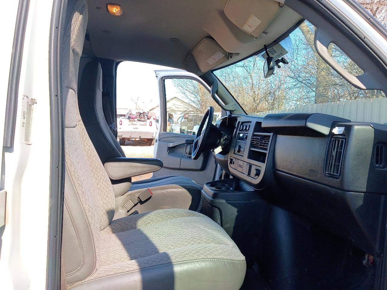 Used 2019 Chevrolet Express 2500 w/ Driver Convenience Package RWD image 14