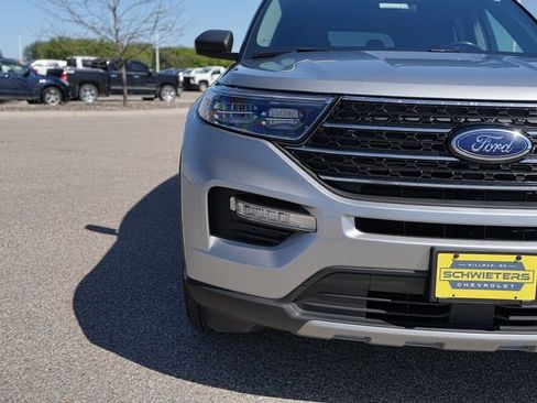 Used 2020 Ford Explorer XLT w/ Equipment Group 202A AWD/4WD image 4