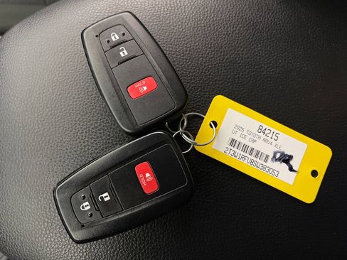 Certified 2025 Toyota RAV4 XLE FWD image 24