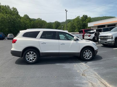Used 2011 Buick Enclave CXL FWD image 4