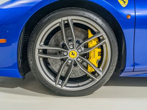 Used 2019 Ferrari 488 Spider RWD image 22