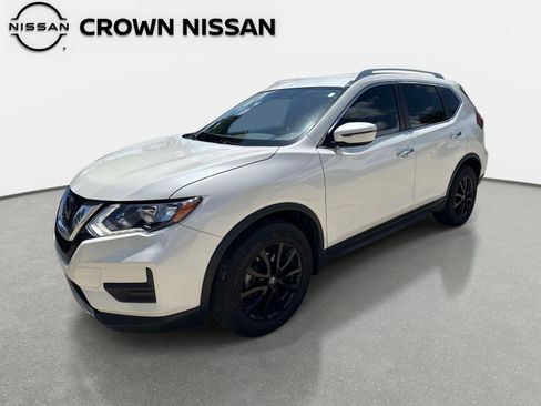 Certified 2020 Nissan Rogue SV FWD image 2