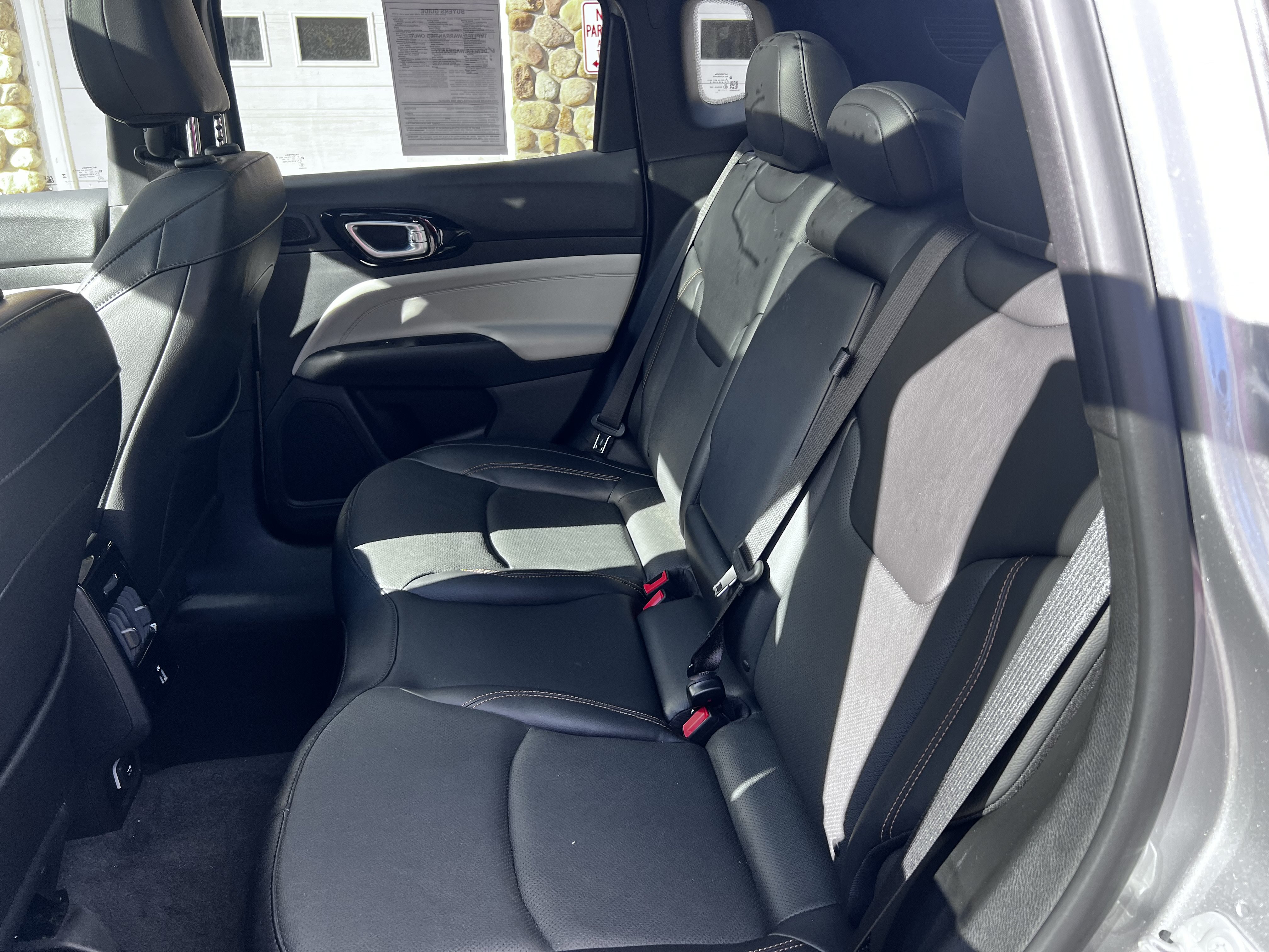 Used 2023 Jeep Compass Limited w/ Elite Group AWD/4WD image 10