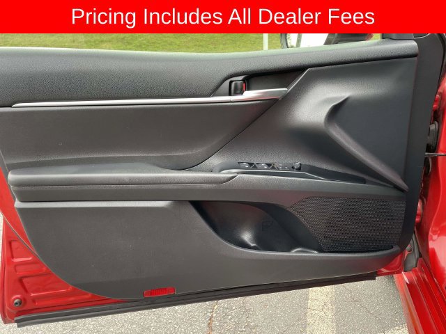 Used 2020 Toyota Camry SE FWD image 17