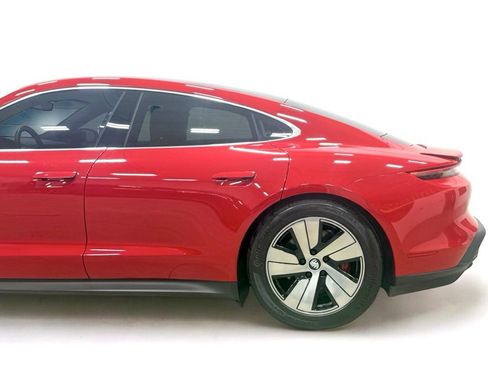 Used 2022 Porsche Taycan 4S image 5