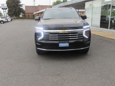 Certified 2025 Chevrolet Tahoe LT image 3