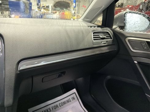 Used 2017 Volkswagen Golf Alltrack image 25