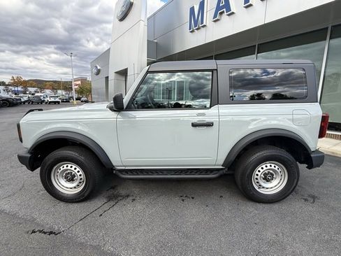 Used 2023 Ford Bronco 2-Door image 3