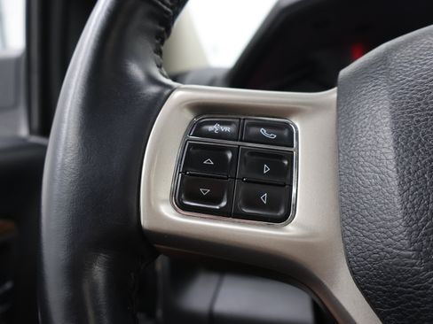 Used 2018 RAM 1500 Laramie w/ Convenience Group AWD/4WD image 16