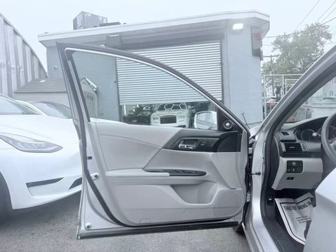 Used 2013 Honda Accord EX-L image 8