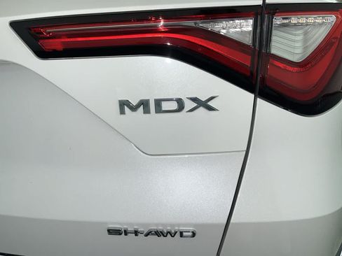 Used 2024 Acura MDX SH-AWD image 11