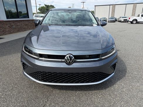 Used 2026 Volkswagen Jetta SE FWD image 10