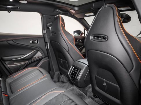 Used 2025 Aston Martin DBX 707 image 18