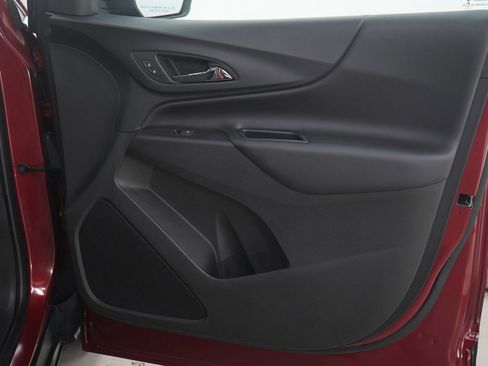 Used 2018 Chevrolet Equinox LT w/ Sun & Infotainment Package image 11