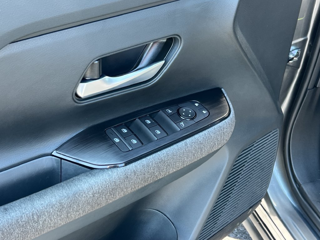 Used 2025 Nissan Kicks SV w/ SV Premium Package AWD/4WD image 6