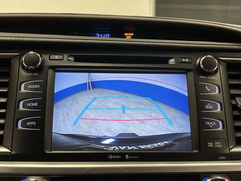 Used 2015 Toyota Highlander XLE image 10