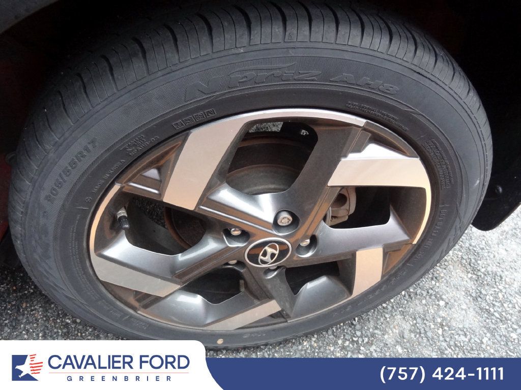 Used 2022 Hyundai Venue SEL FWD image 10