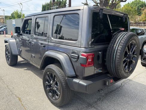 Used 2025 Jeep Wrangler Unlimited Sahara w/ Safety Group image 5