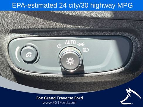 Used 2024 Chevrolet Equinox LT AWD/4WD image 15