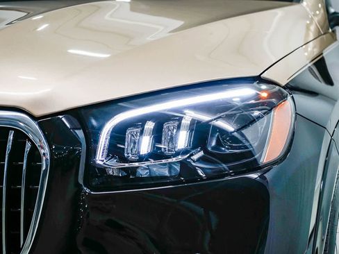 Used 2024 Mercedes-Benz Maybach GLS 600 4MATIC image 7