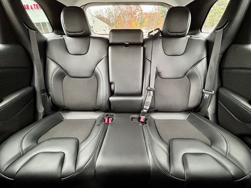 Used 2020 Jeep Cherokee Latitude Plus w/ Cold Weather Group image 37