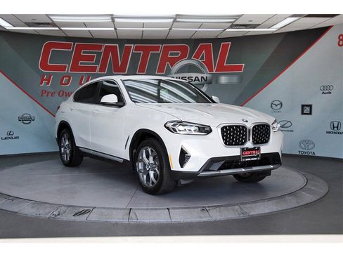 Used 2025 BMW X4 xDrive30i image 1