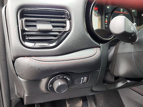 Used 2025 Dodge Durango GT image 12