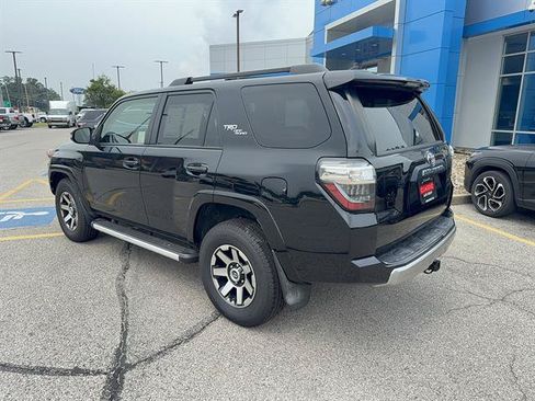 Used 2019 Toyota 4Runner TRD Off-Road Premium AWD/4WD image 4