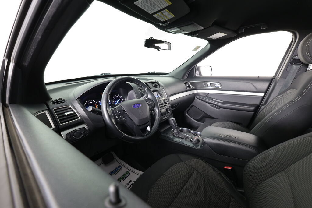 Used 2017 Ford Explorer XLT AWD/4WD image 10
