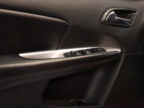 Used 2013 Dodge Journey SXT w/ Flexible Seating Group image 9