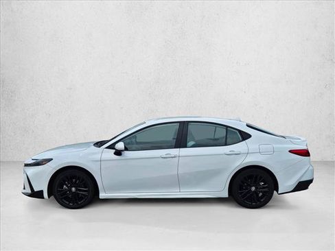Used 2025 Toyota Camry SE FWD image 8