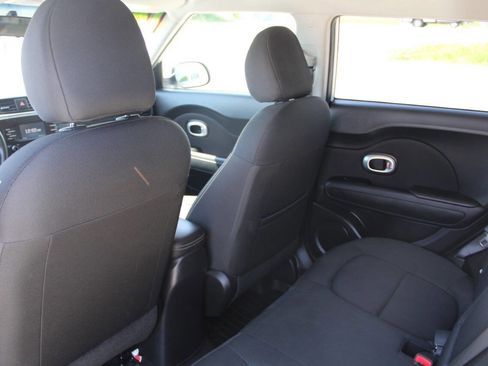 Used 2016 Kia Soul + FWD image 16