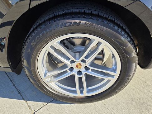 Used 2020 Porsche Macan S image 32