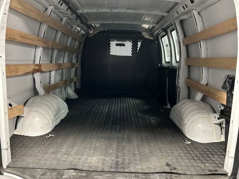 Used 2024 GMC Savana 2500 Work Van w/ Driver Convenience Package image 20