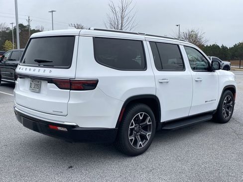 Used 2023 Jeep Wagoneer Series III w/ Preferred Equipment Group image 4