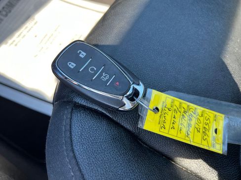 Used 2017 Chevrolet Malibu Premier w/ Premier Sun and Wheel Package image 22