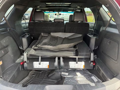 Certified 2018 Ford Explorer XLT w/ Equipment Group 202A AWD/4WD image 18