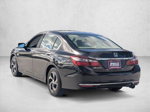 Used 2017 Honda Accord LX image 7